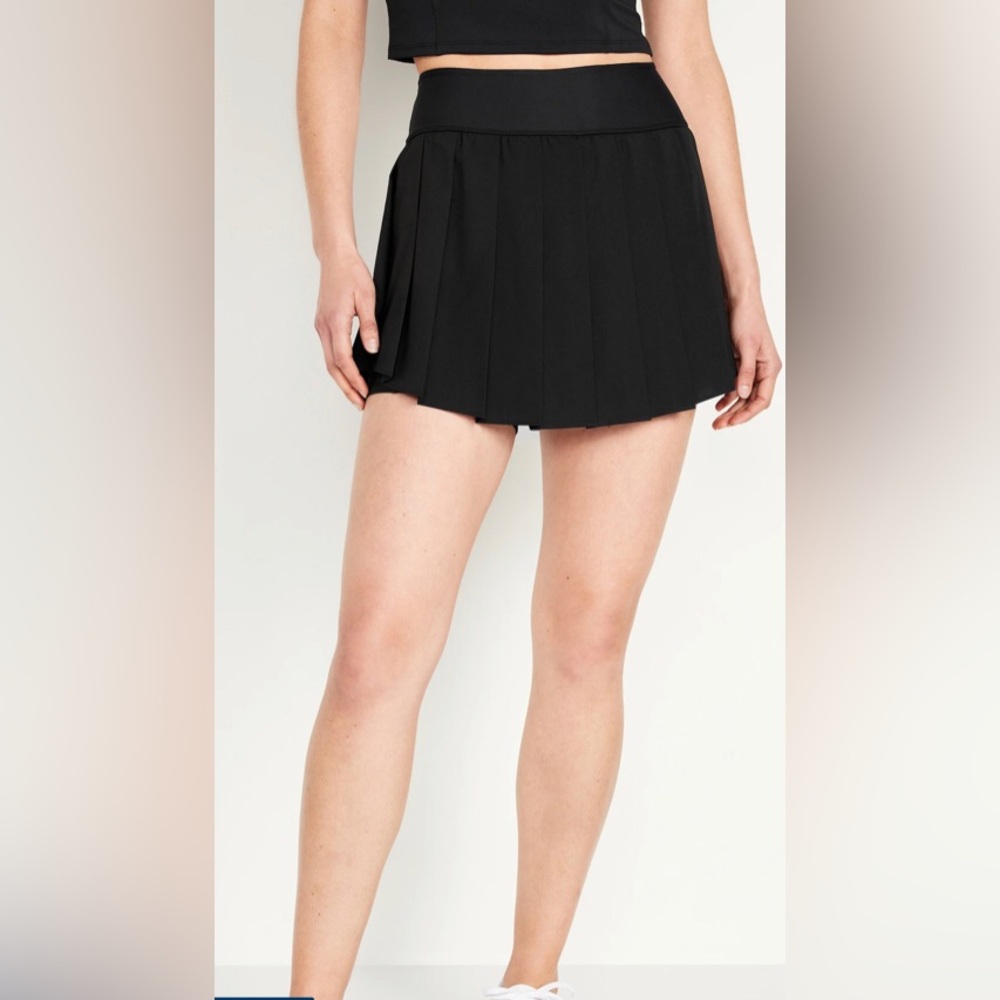 High-Waisted StretchTech Pleated Skort sz M